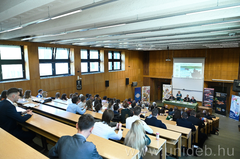 Sikeresen szerepeltek a Széchenyi István Egyetem hallgatói a 2024-es MÉTE konferencián!